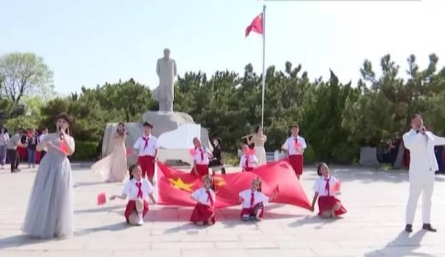 时尚拼接牛仔裤